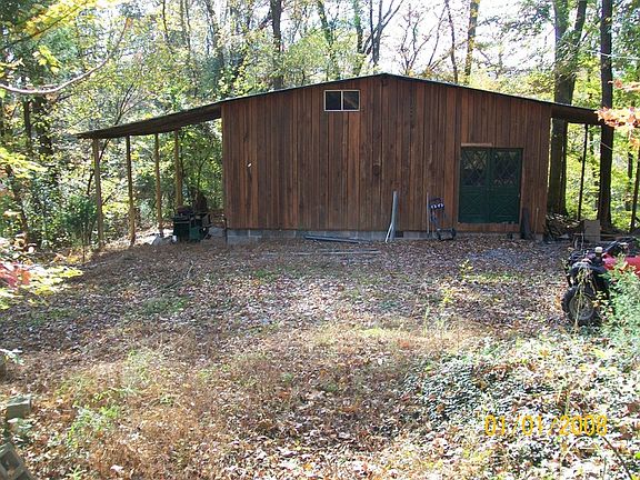 2nd image of 1189 Knotty Pine Rd