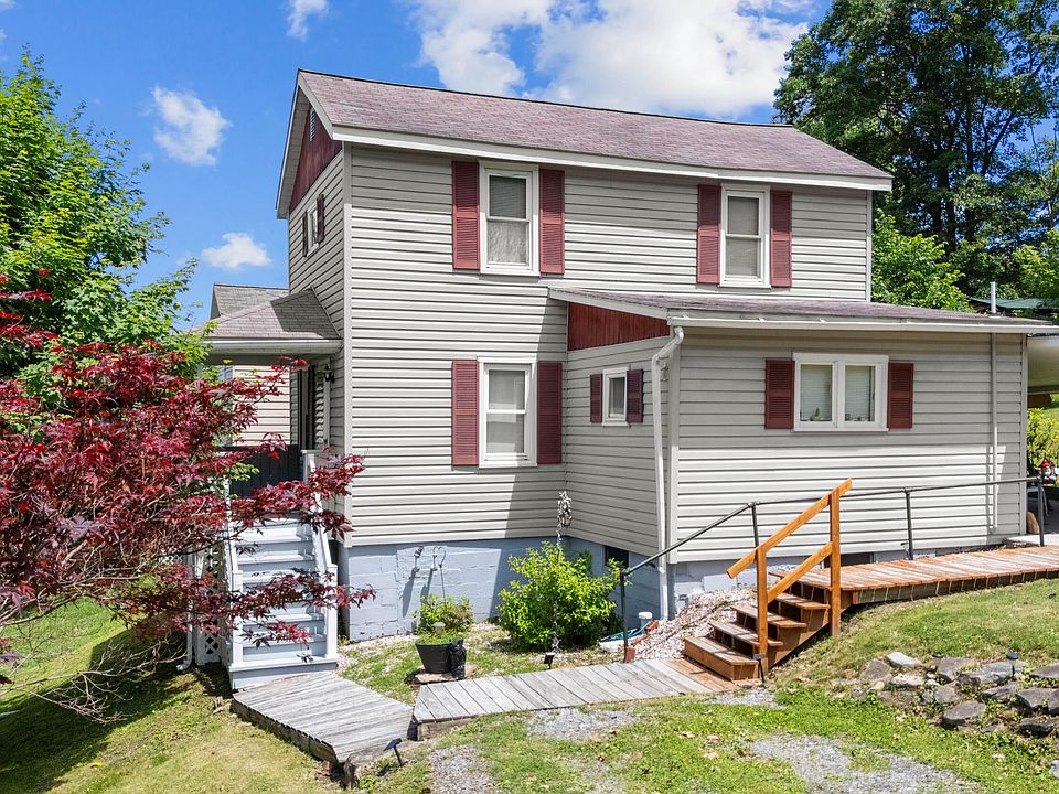 1st image of 718 Forest St