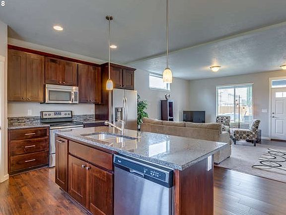 4th image of 14902 NE 90th St