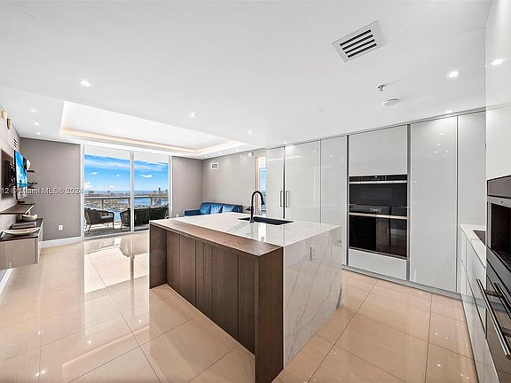 2nd image of 1900 N Bayshore Dr APT 4201