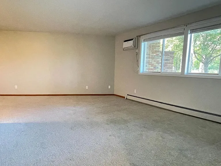 Transform your living space at LS Capital Group, where modern elegance meets comfort. This spacious, sunlit area offers endless possibilities for your personal touch. Don't miss outa"schedule a tour today!