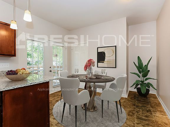 4th image of 1111 Sherwood Ln