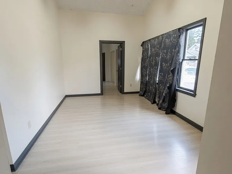 107 N Duane Ave #1W — Photo 5