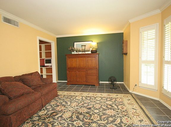 2nd image of 3735 Litchfield Dr