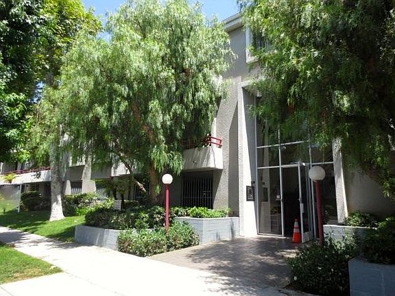 5th image of 10933 Huston St APT 206