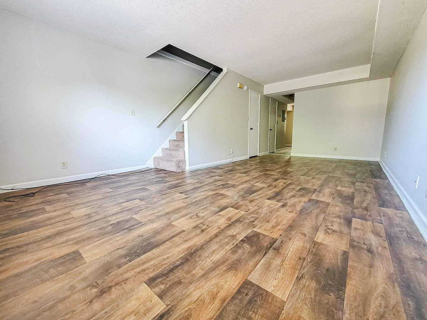1551 E Knollwood Circle — Photo 3