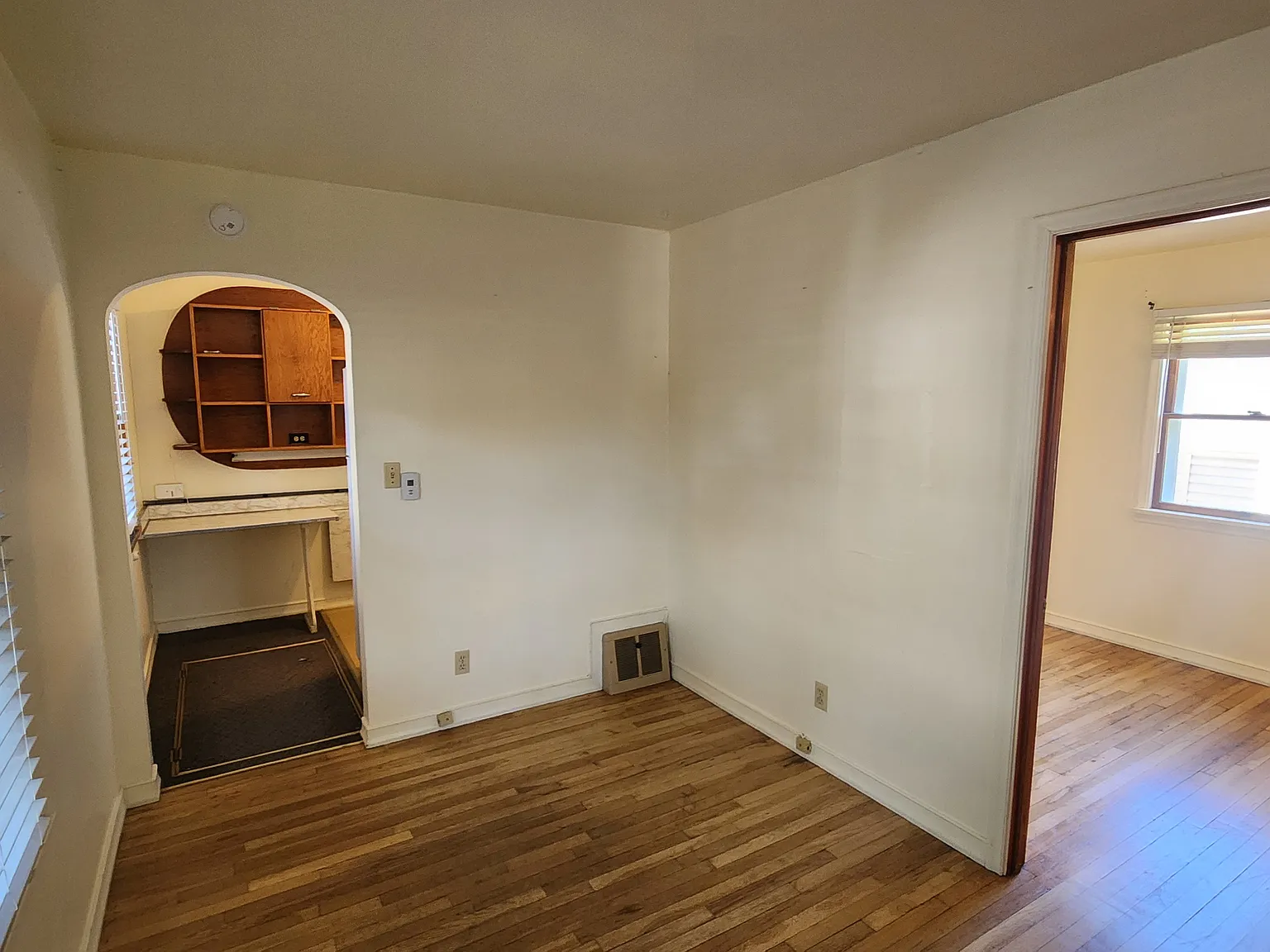 1 bed, 360 sqft, $1,200 — Photo 2