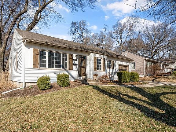 3rd image of 5434 Sherwood Dr