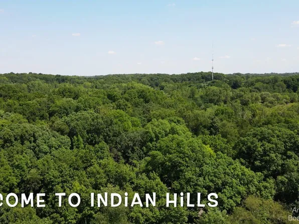 6100 Indian Hills Dr, Ypsilanti, MI 48198