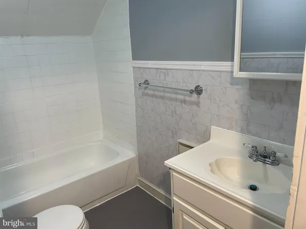 11 Trout Ave, Clementon, NJ 08021