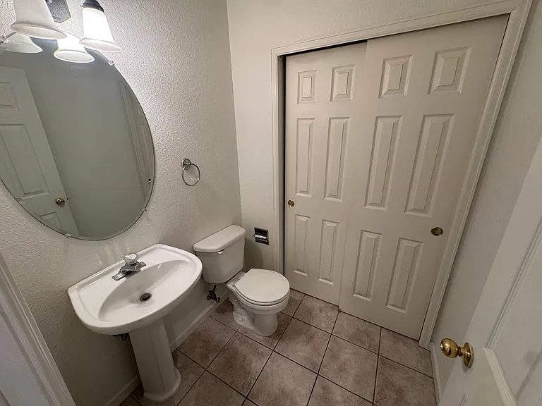 4505 S Auckland Ct — Photo 12