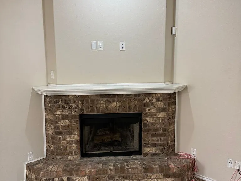 660 Duke Ave — Photo 2