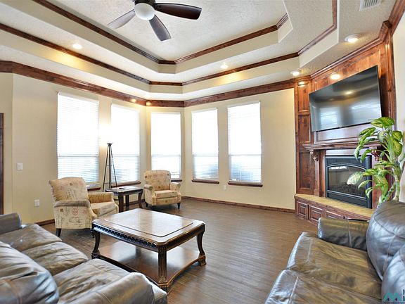5th image of 712 Providence Cir