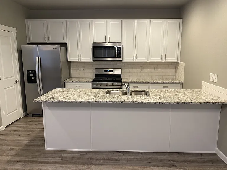 6922 Delaney Ln NE #A — Photo 13