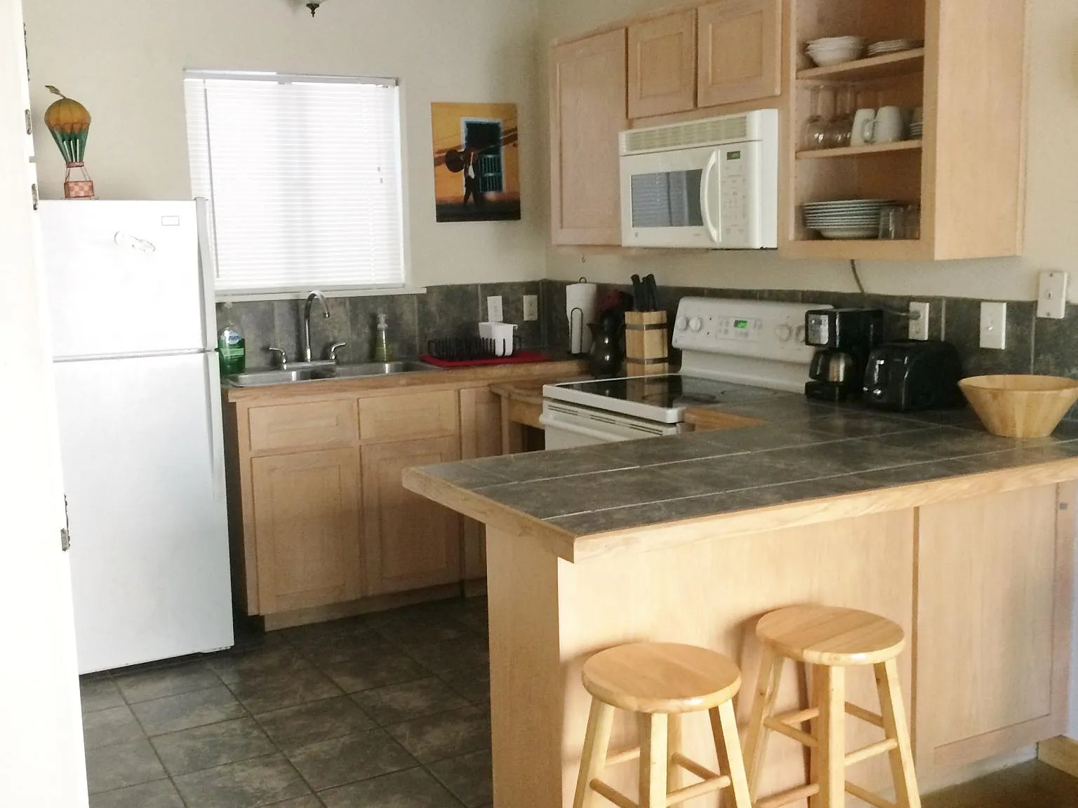 Studio, 400 sqft, $1,050 — Photo 2