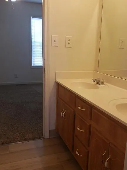 235 State Line Rd — Photo 16