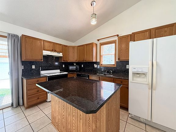3rd image of 613 SW 61st St