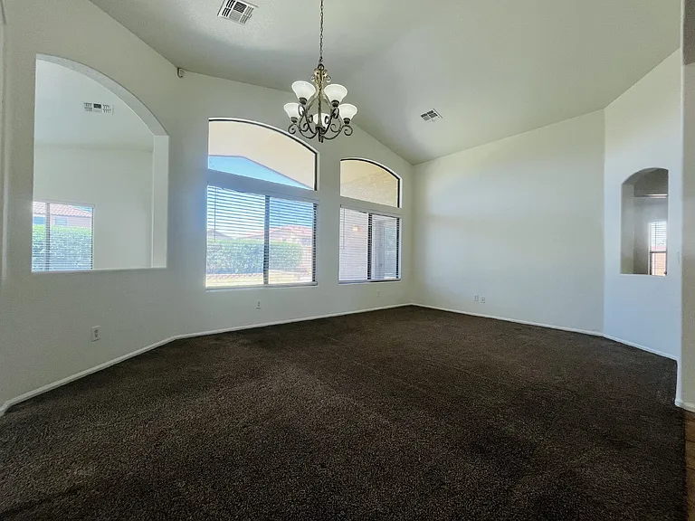 8202 S 47th Ave — Photo 5