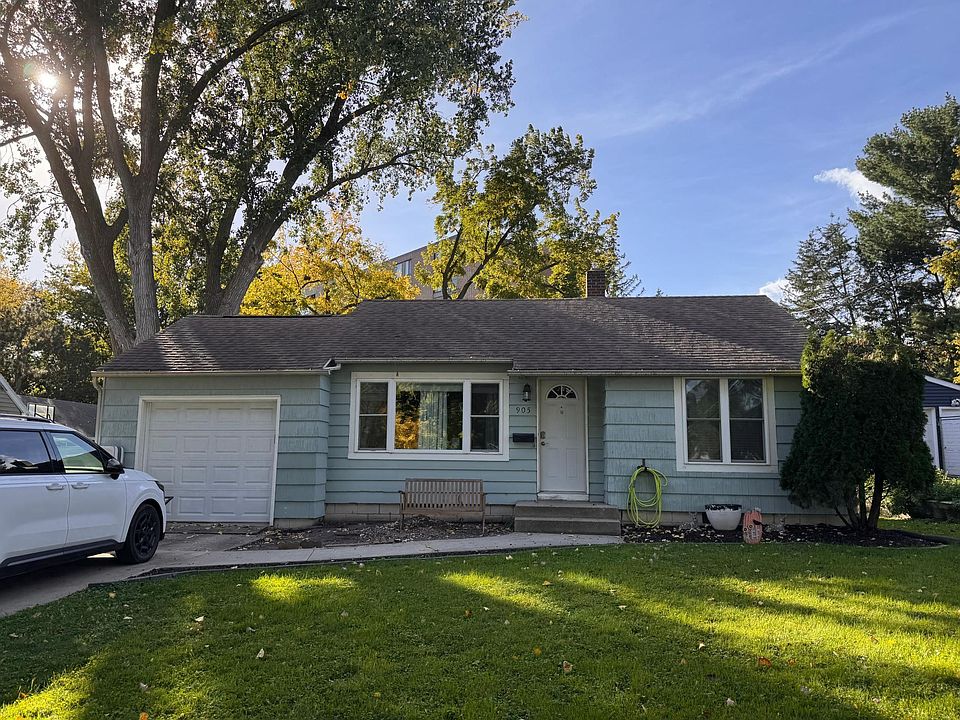 1st image of 905 9th Ave NW
