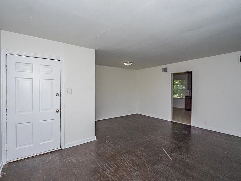 545 Olney Dr — Photo 3
