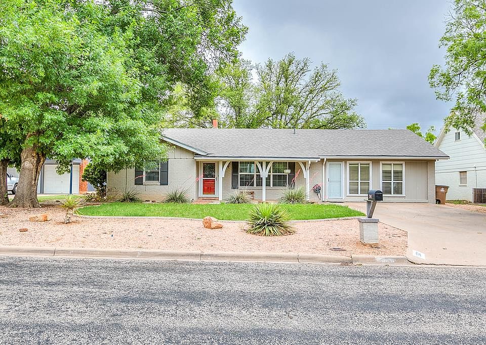 1st image of 3001 Woodland Cir