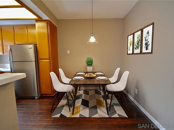 3rd image of 1009 Essex St APT 2