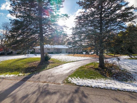 8248 Stoneham Dr, Ypsilanti, MI 48197