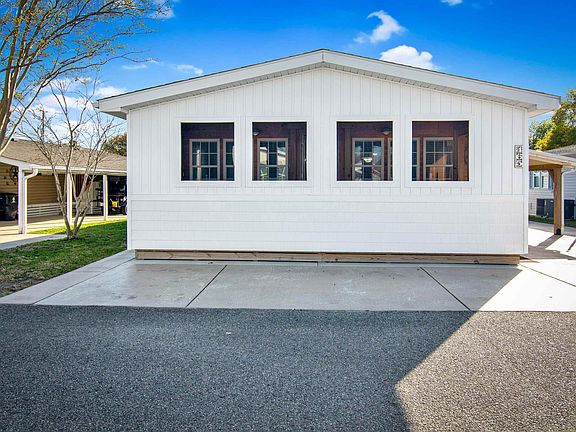 2nd image of 465 Sandpebble Dr.