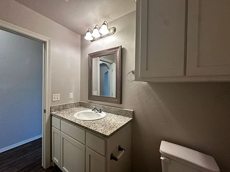 2316 Alta Vista Ln — Photo 18
