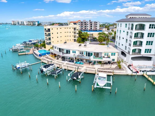 205 Dolphin Point APT 3, Clearwater, FL 33767