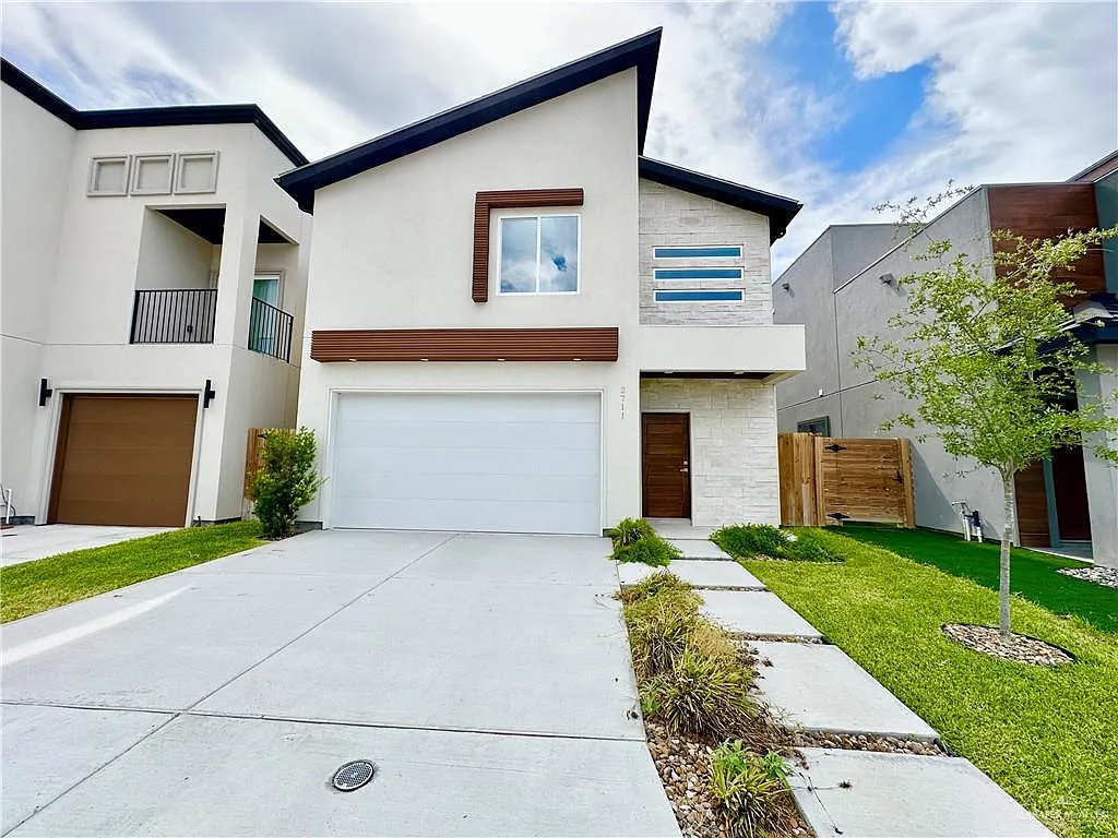 3 bed, 3.5 bath, 1865 sqft, $2,200 — Photo 2