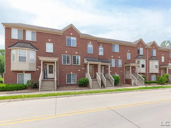 35333 Forest Ave, Wayne, MI 48184