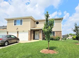 694 Morningside Ct APT 2W, Roselle, IL 60172
