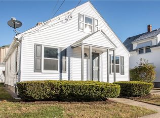 98 Suffolk Ave, Pawtucket, RI 02861