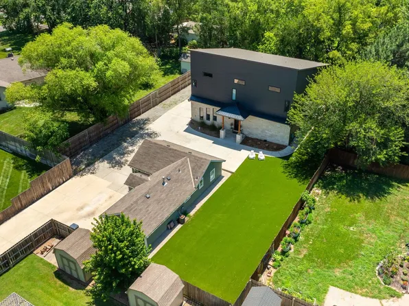 9109 W Douglas Ave, Wichita, KS 67209