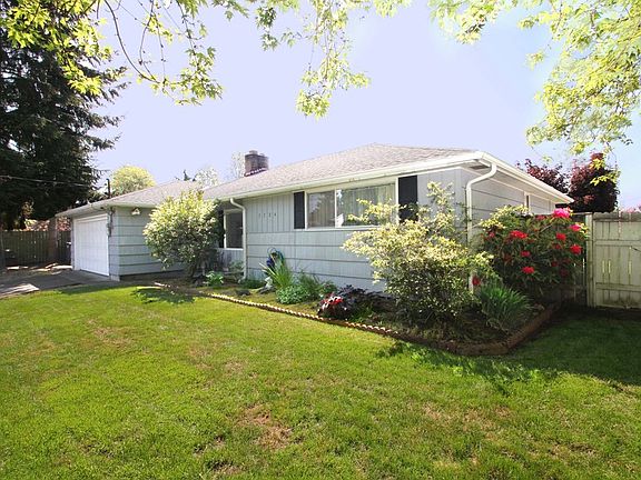 3rd image of 7724 Cirque Dr W