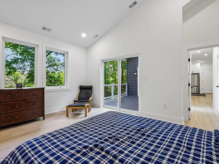4315 Pinetree Rd — Photo 6