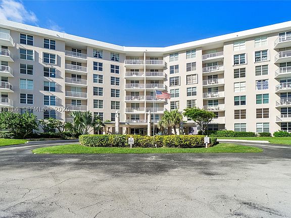 2nd image of 2851 S Ocean 7-U