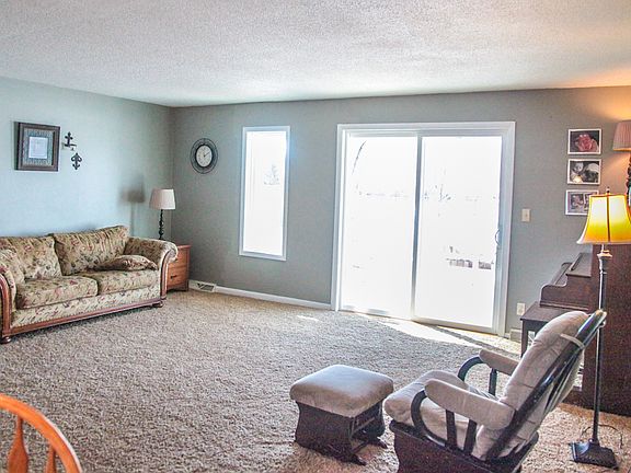 4th image of 2250 Redwood Ct