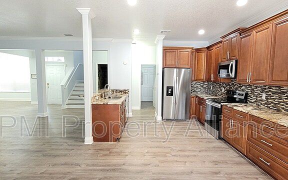 3rd image of 2164 The Oaks Blvd