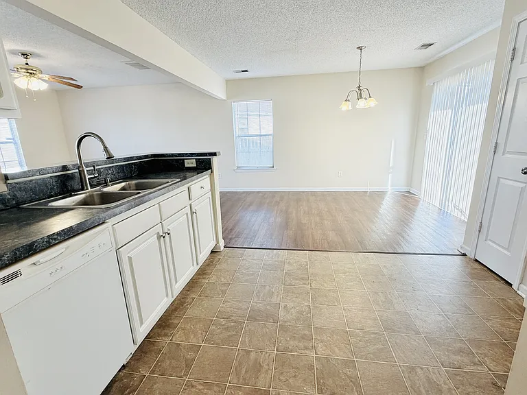 5 Elders Pond Ct — Photo 7