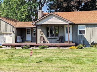 215 E State St, Sterling, MI 48659