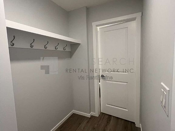 4th image of 167 Yorkville Blvd SW