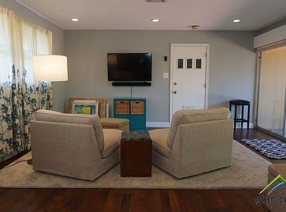 3rd image of 3320 Teakwood Dr