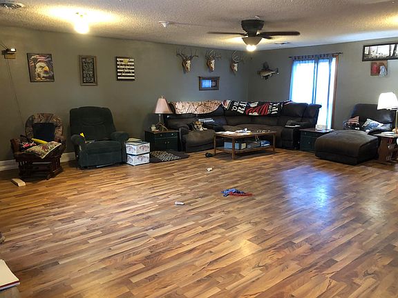 3rd image of 101 Cottonwood St