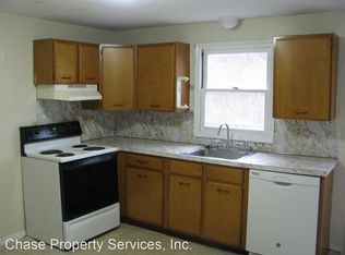 99 Lawrence St APT 8, Palmer, MA 01069