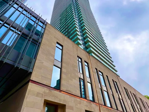65 Saint Mary St Unit 3708, Toronto, ON M5S 0A6