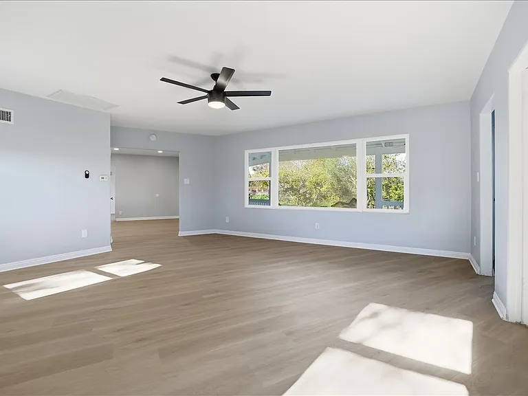 3875 Grandview Pl — Photo 5