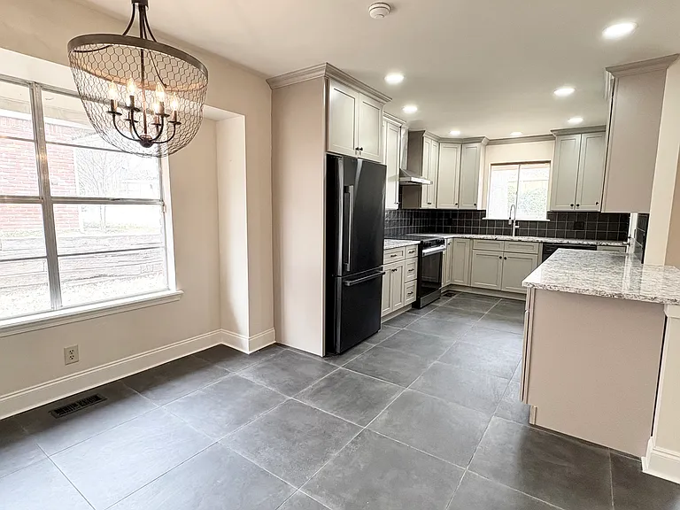 3803 E 82nd Pl S — Photo 5