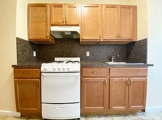 60-41 Palmetto St #1R, Ridgewood, NY 11385